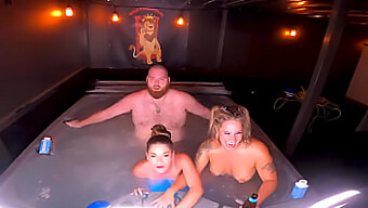 Kendra Heart Et Misty Meaner Dans Un Trio Chaud Pour Un Délice Courbé