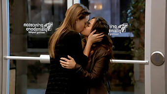 The Passionate Lesbian Kiss Between Olivia Wilde And Jaclyn Jonet