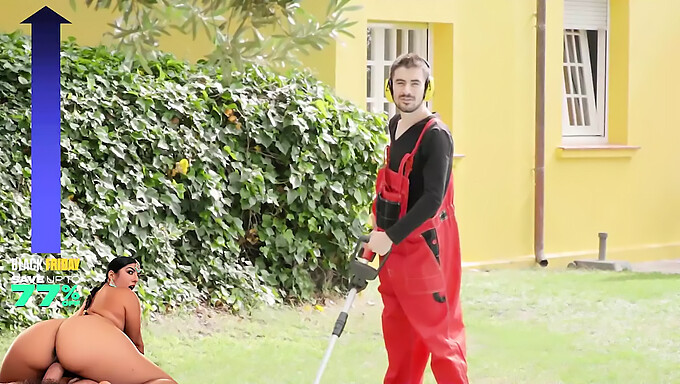 Sara Retali Et Sara Diamante Séduisent Jordi Avec Leurs Courbes Captivantes Et Mènent À Un Trio Chaud