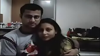 Vidéo Maison D'Un Couple Indien Heureux Sur Xxboss.Com