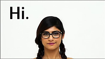 Xem Thân Mật Vóc Dáng Trung Đông Không Tì Vết Của Mia Khalifa